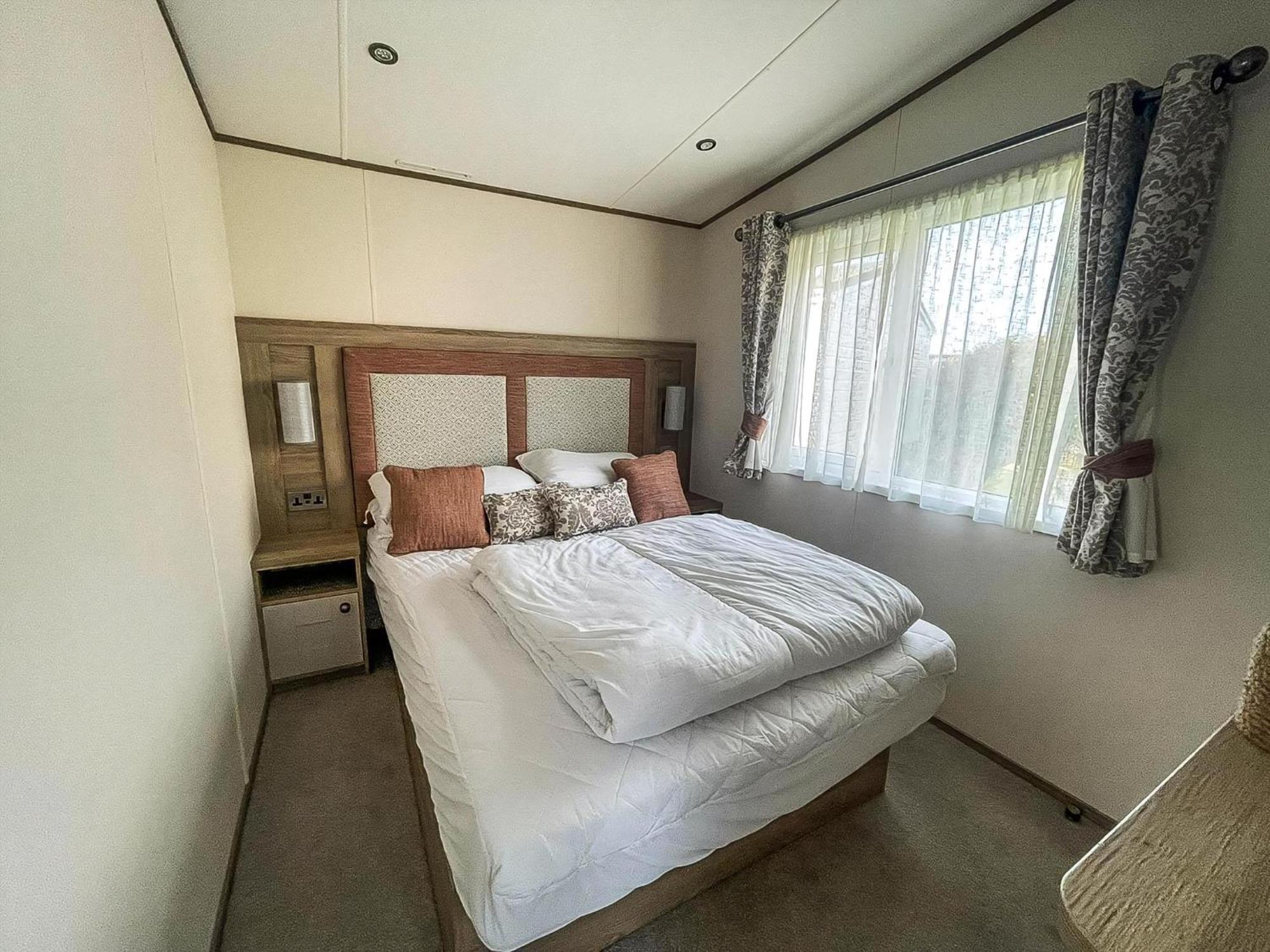 Stunning 8 Berth Caravan With Decking At Kessingland Beach Ref 90017D Benacre Exterior photo
