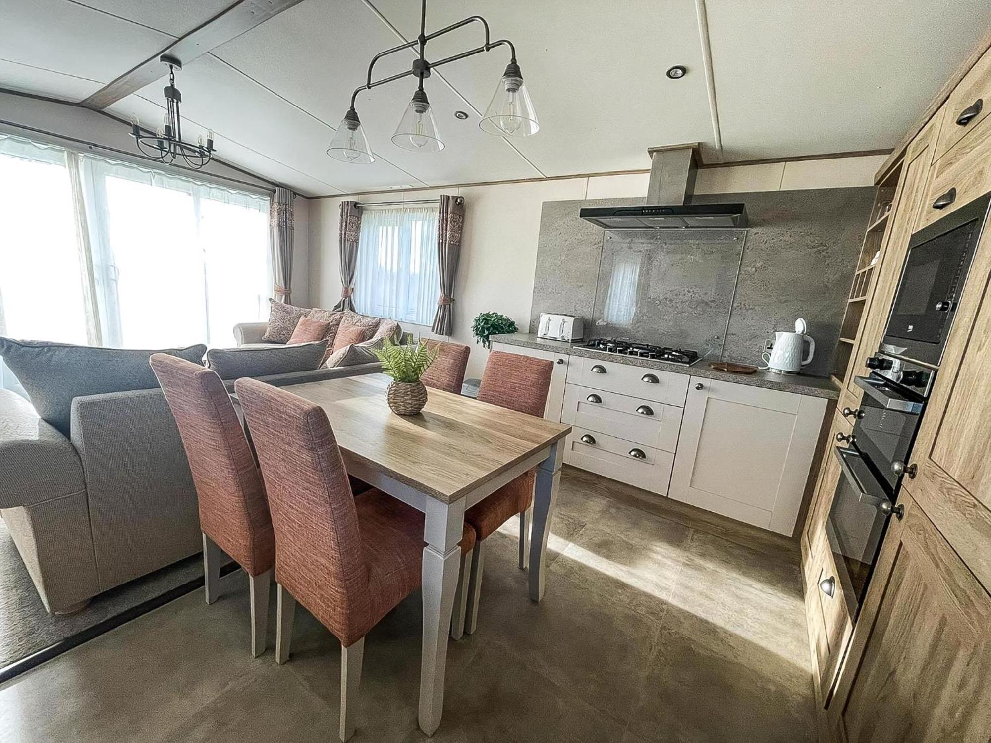 Stunning 8 Berth Caravan With Decking At Kessingland Beach Ref 90017D Benacre Exterior photo